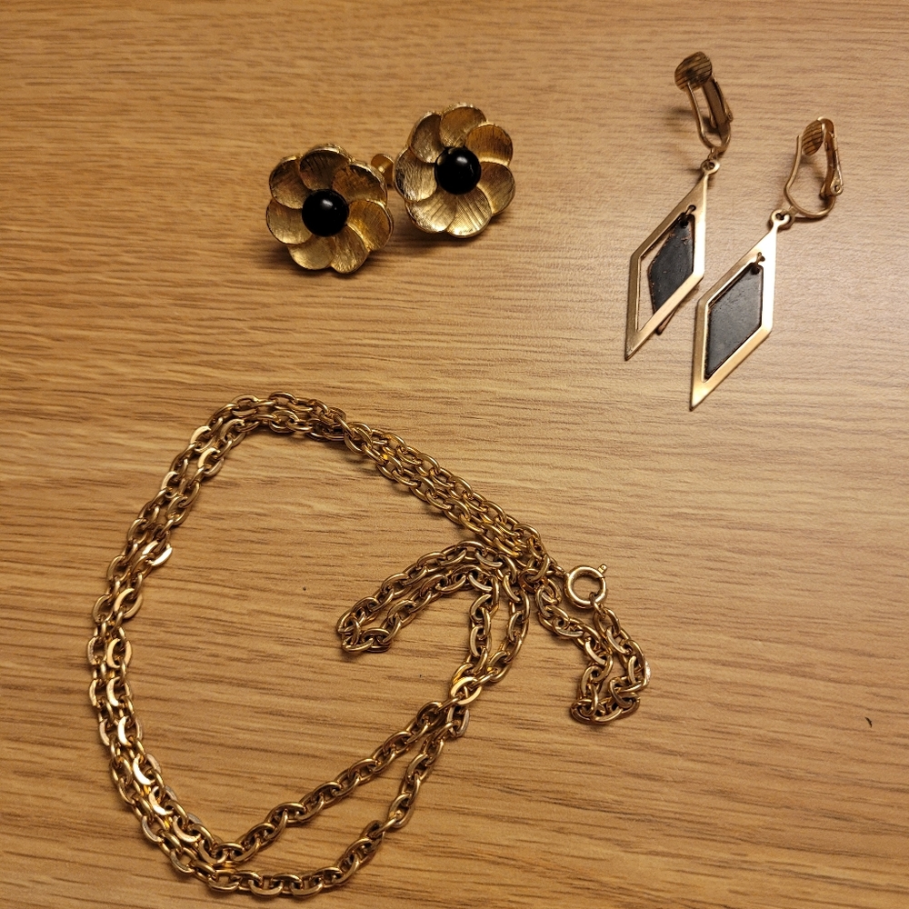 🍒5for$10 Vintage jewelry bundle.